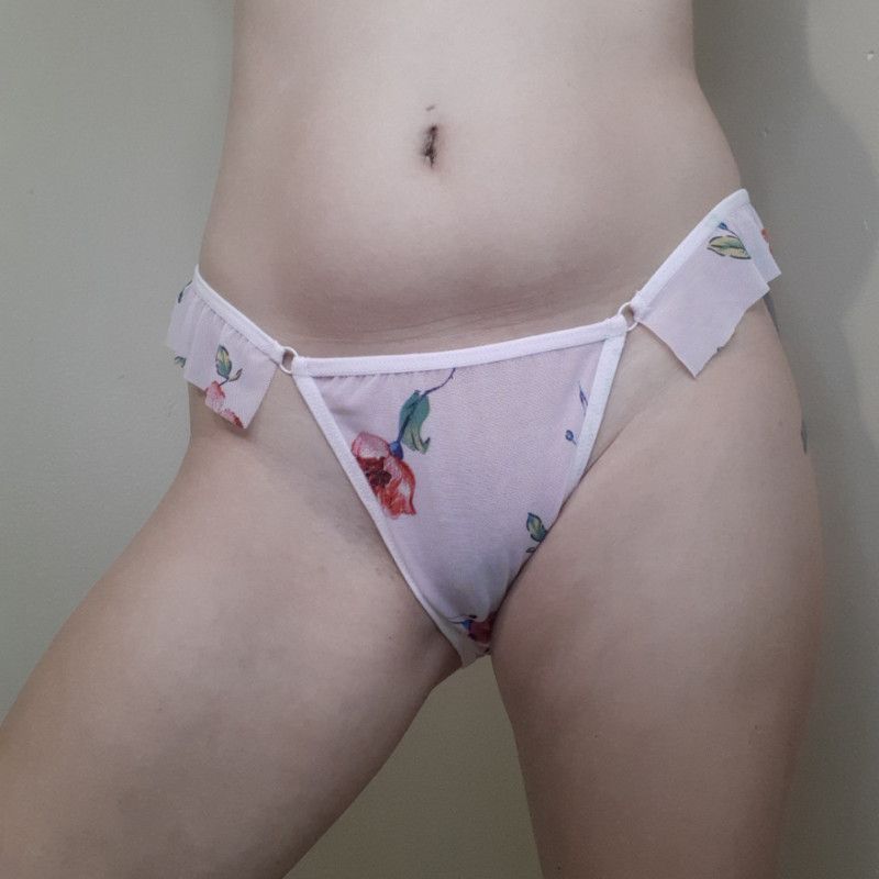 Cute mesh floral pattern panties