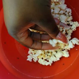 Long nails and popcorn