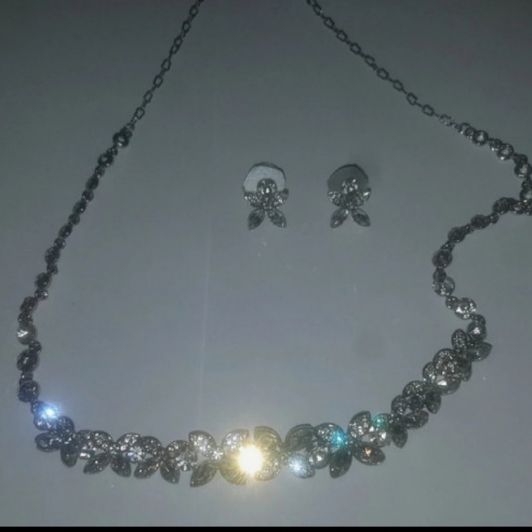 Swarovski crystal necklace with earrings