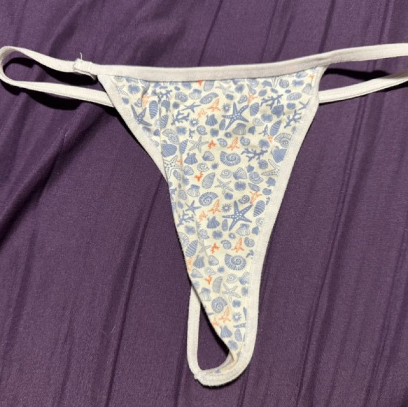 white seashell print g string thong 2 day wear