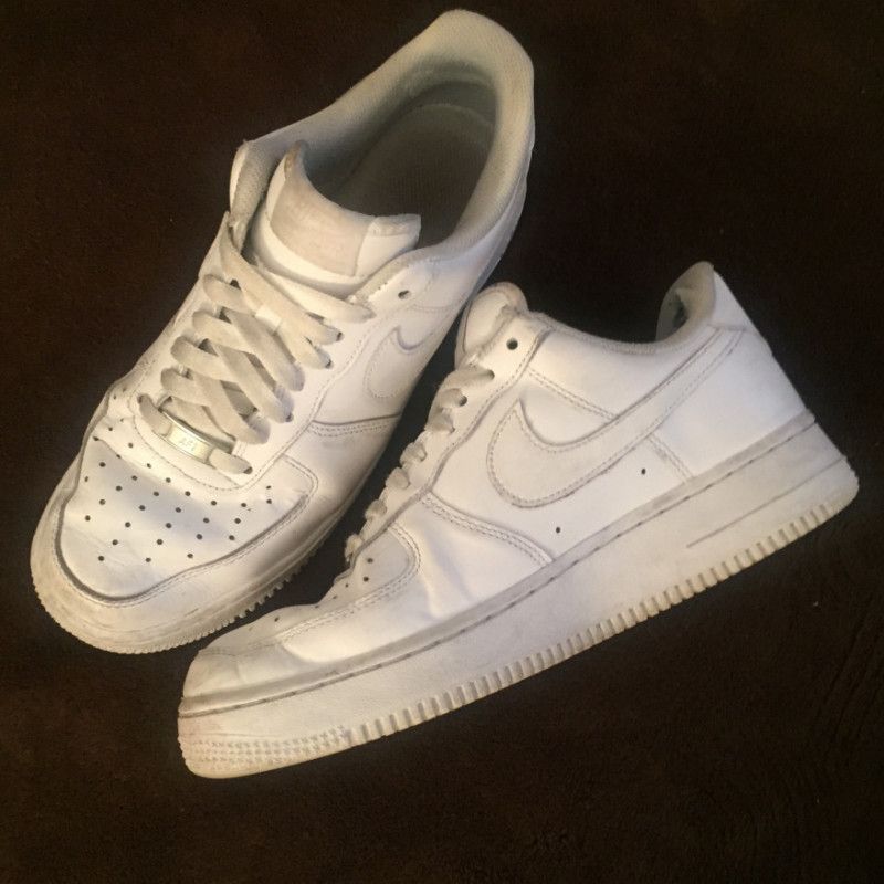 White Nike AF1s