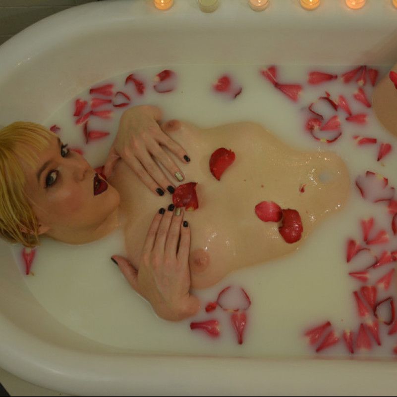 Milkbath Photo Set