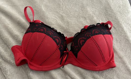 Red and black pushup bra