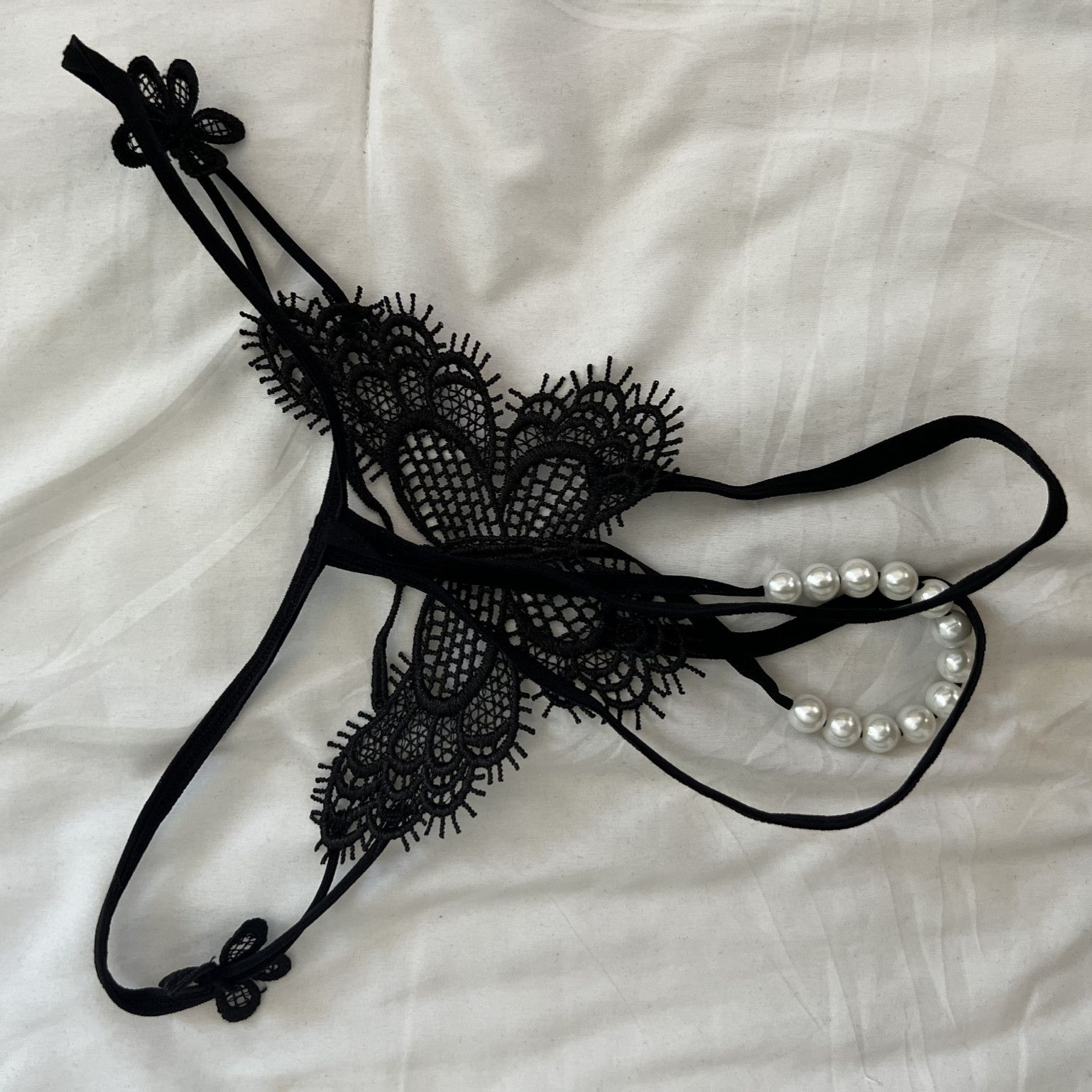 Used thong beads