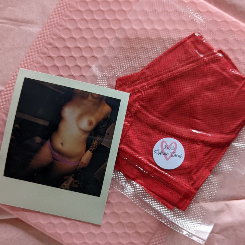 Heavily used panties w signed polaroid