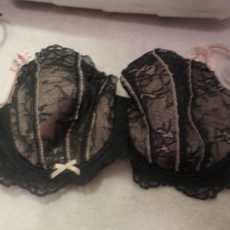 CORSETED PINK AND BLACK LACE BRA