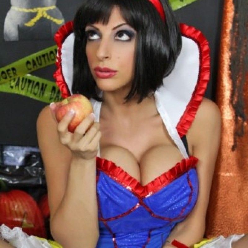 SNOW WHITE HALLOWEEN HD PICTURE SET