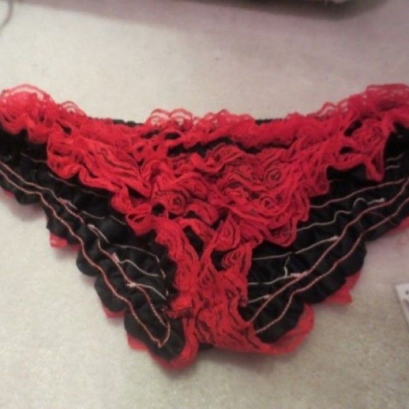 BLACK AND RED RUFFLE LACE PANTIES