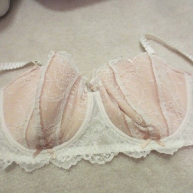 CORSETED WHITE LACE AND BEIGE BRA