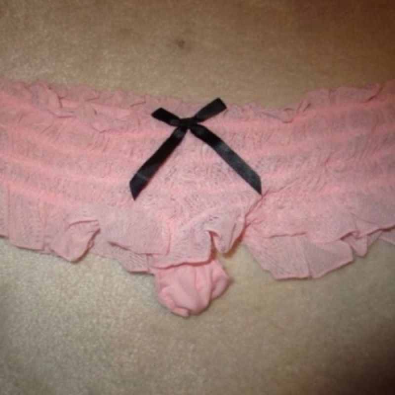 PINK LACE PANTIES WITH BLACK LACE