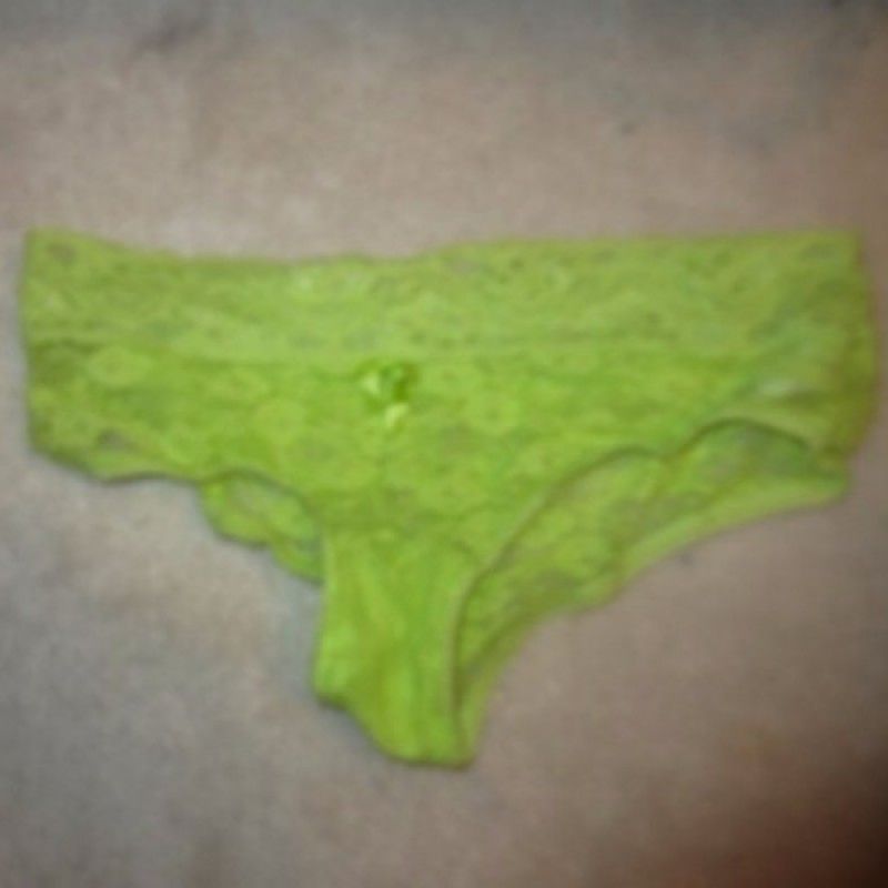 LIME GREEN LACE PANTIES