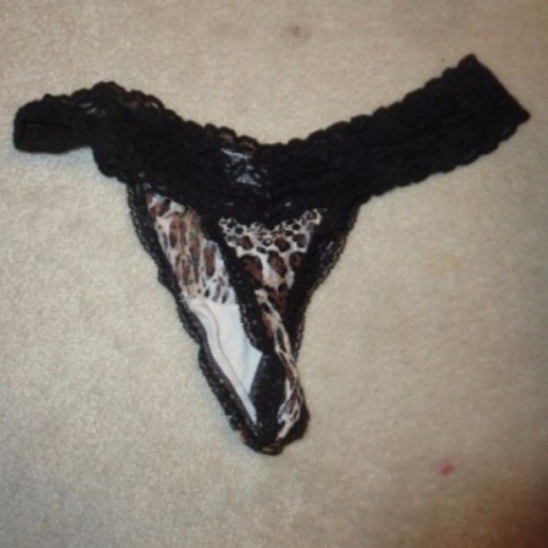 BLACK LACE PANTIES WITH LEOPARD PRINT