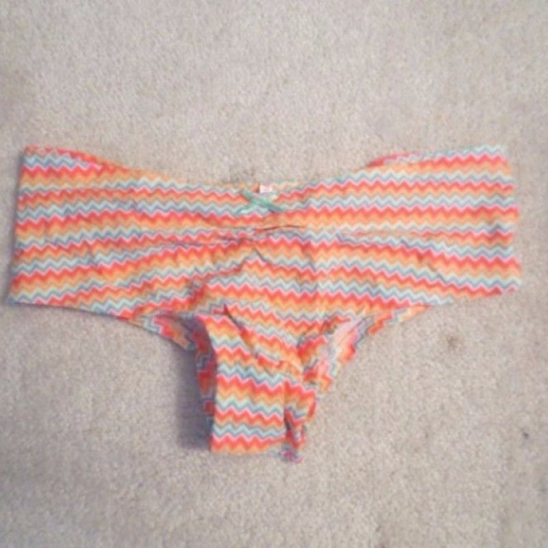 CLOTH PANTIES WITH ZIGZAG PRINT