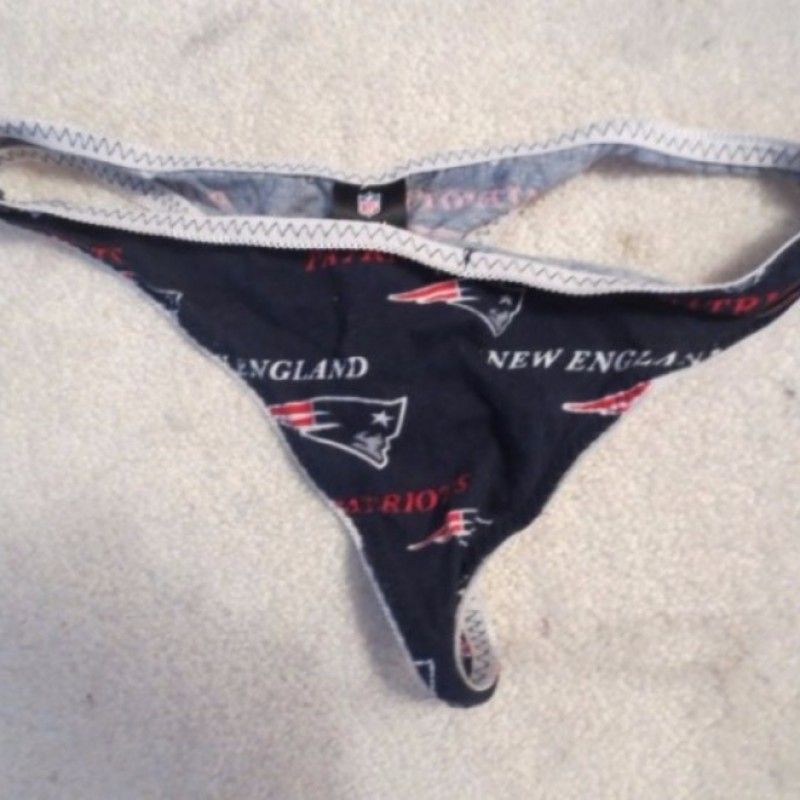 NEW ENGLAND THONG