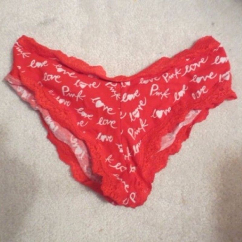 RED LACE PANTIES WITH GRAFFITI