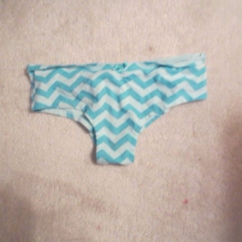 ZIGZAG PRINT BLUE AND WHITE PANTIES