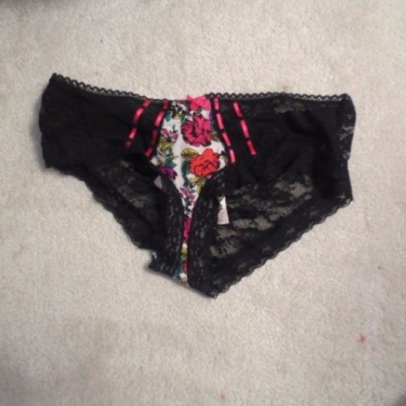 BLACK SHEER LACE PANTIES WITH ROSES