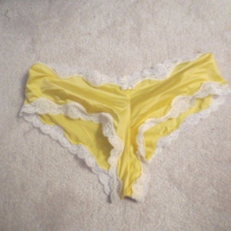 SATIN YELLOW PANTIES WITH WHITE LACE