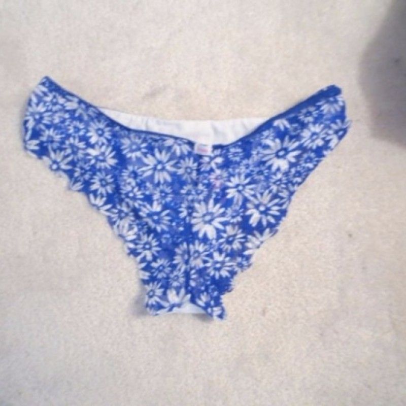 BLUE PANTIES WITH WHITE FLOWERS