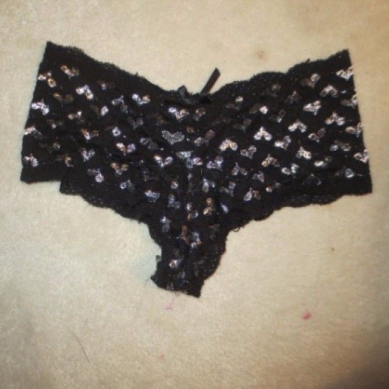 BLACK LACE PANTIES WITH HEARTS