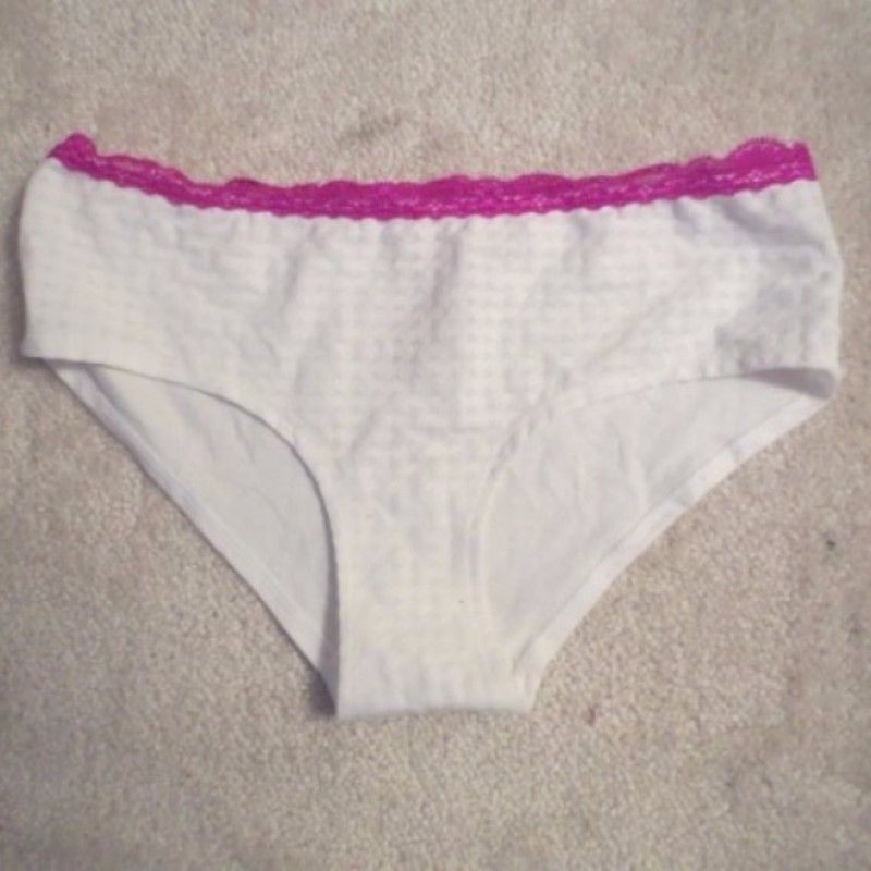 WHITE CLOTH PANTIES WIT VIOLET LACE