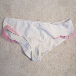 WHILE CLOTH PANTIE S WITH PINK LACE