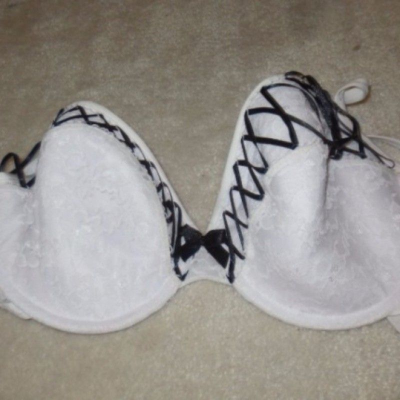 WHITE BRA WITH BLACK RIBBON