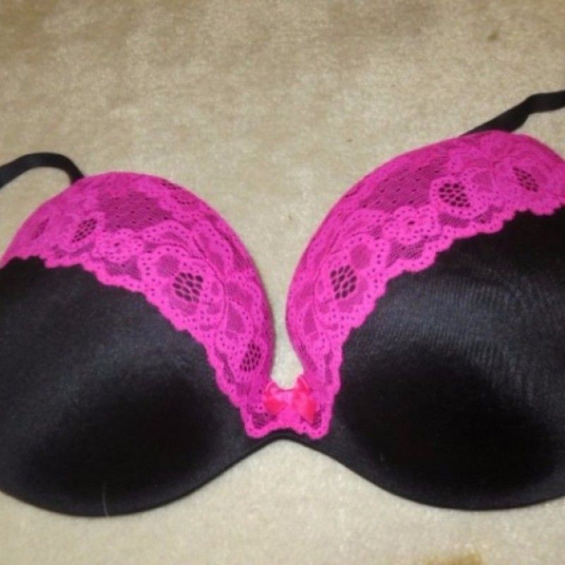 BLACK AND MAGENTA BRA