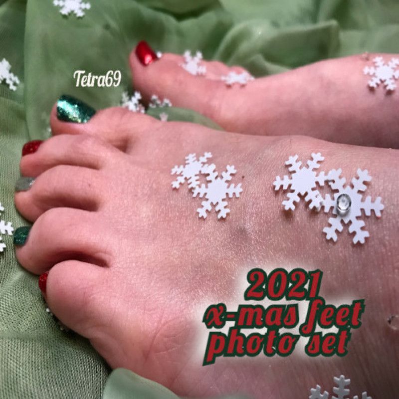 2021 xmas feet photo set