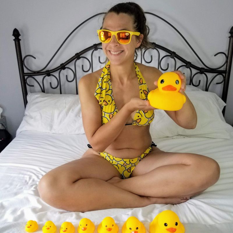 Bikini Ducks Pics 1: Window Titty Drop