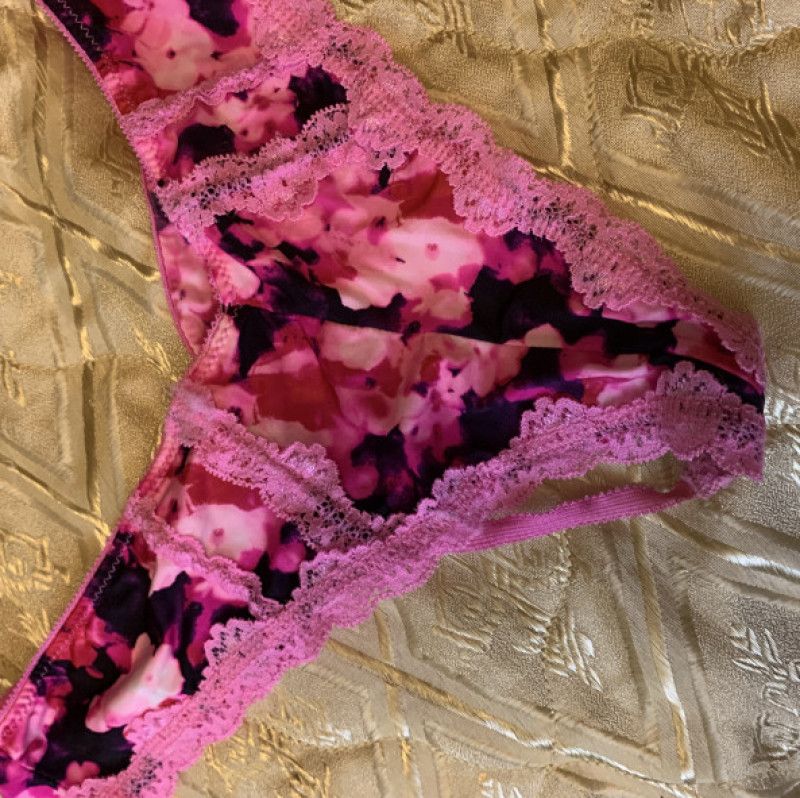 Dirty pink camo thong