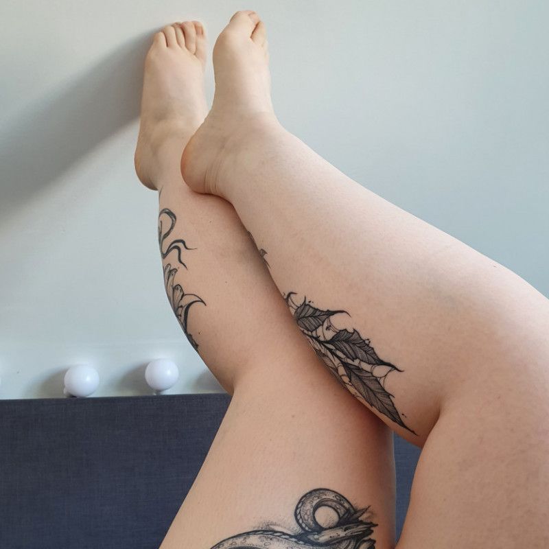 10 Photo set I Fat feet and tatted legs