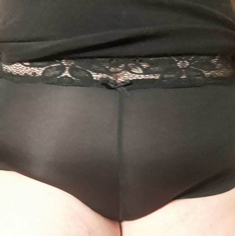 Silky boy short style panties