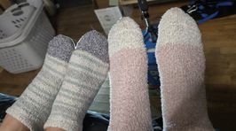 2 pairs of fuzzy socks