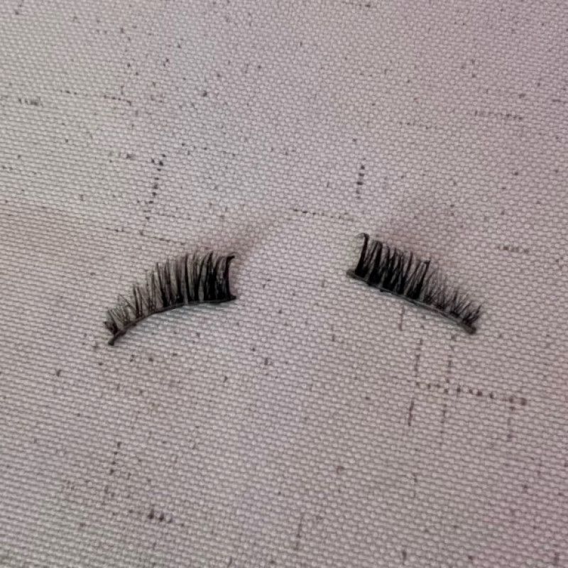 USED EYELASHES