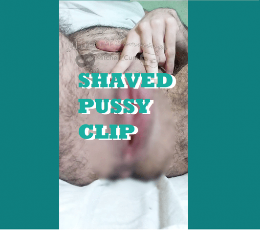 Shaved pussy clip