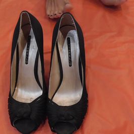 BLACK HEEL SHOES