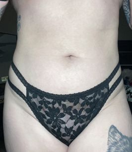 Black floral lace thong