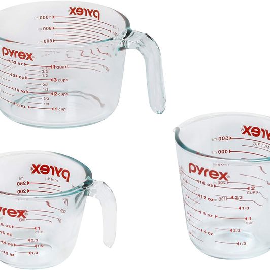 Treat Me a Pyrex 3 Piece Glass Measuring Cup Set