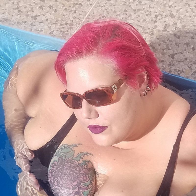 bbw black bikini in the pool photo set