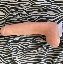 Realistic XL Dildo