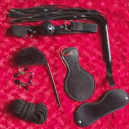 Black kink set