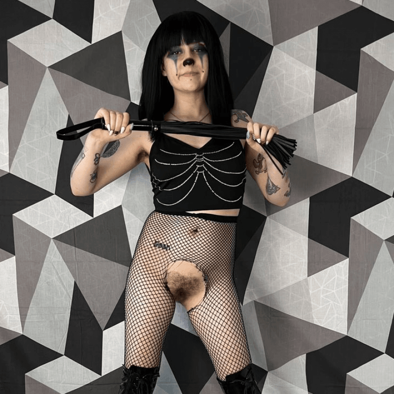 DOMME FARTY PHOTOSET