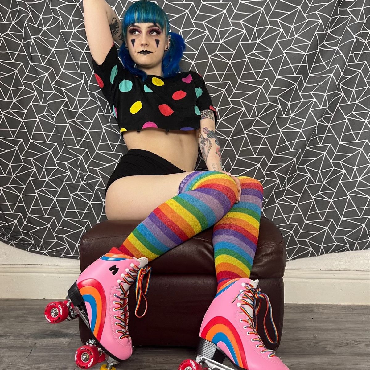 ROLLER SKATE CLOWN PHOTOSET