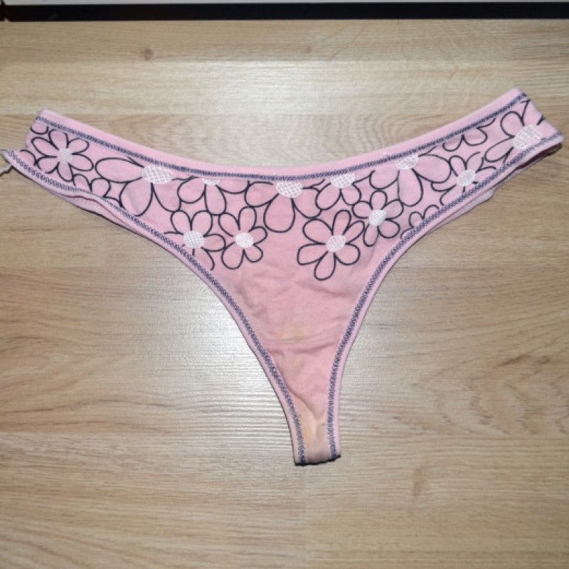 My browny pink thongs