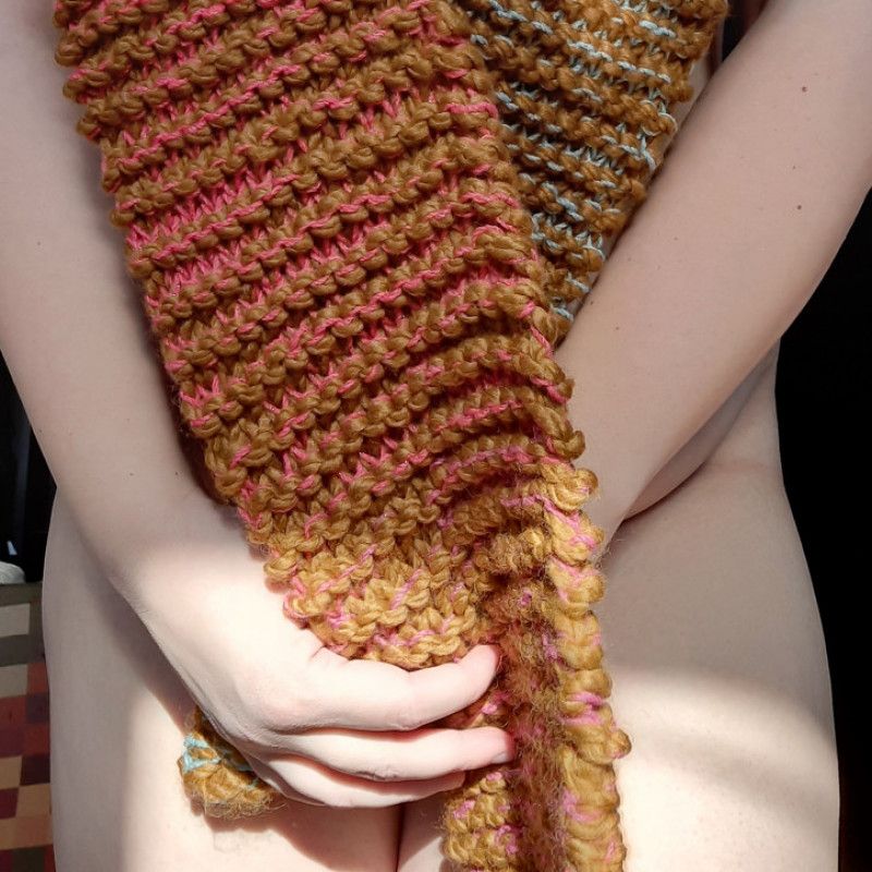 HUMPED handknitted scarf