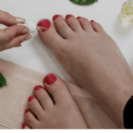 Choose my nail polish Pedicure