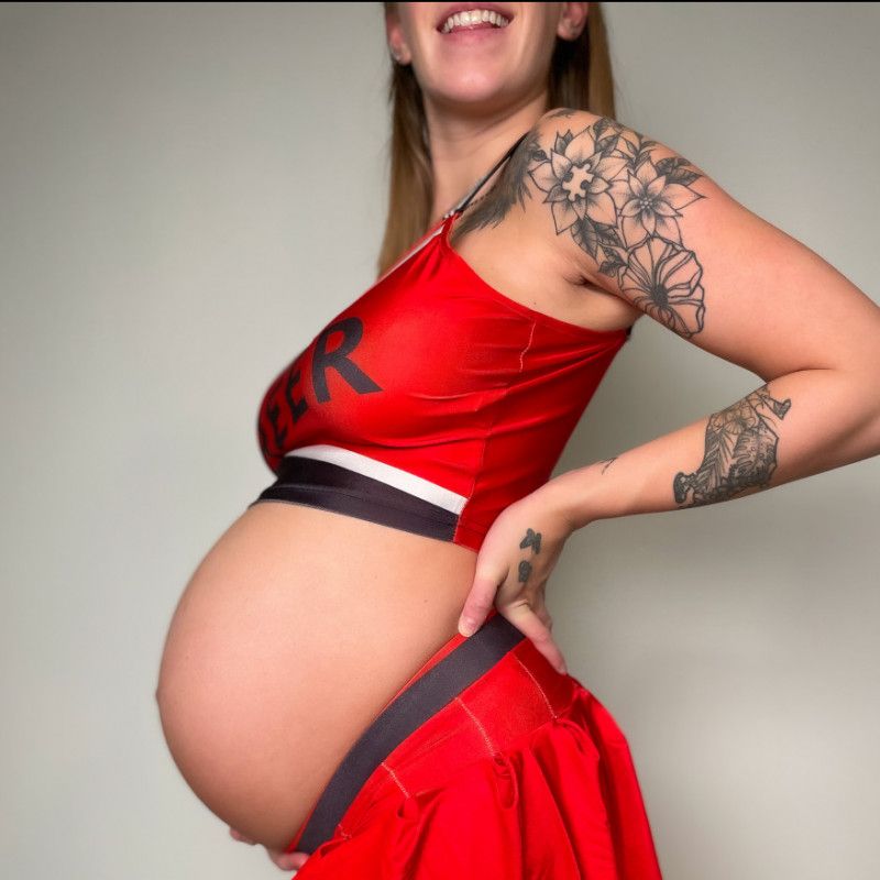 Pregnant Cheerleader Photo Set