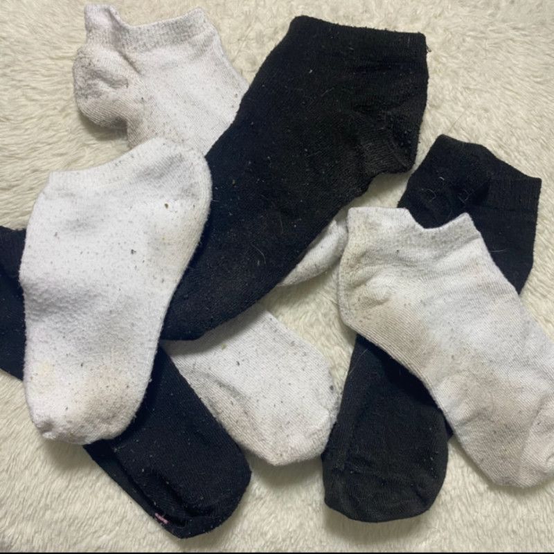 black n white sock packages