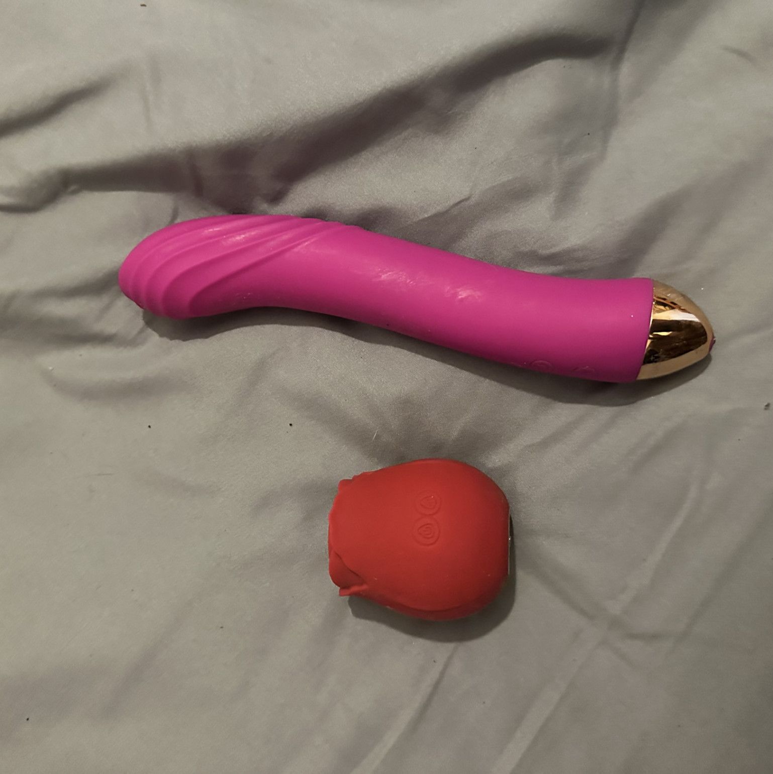 Vibrator and rose clit toy